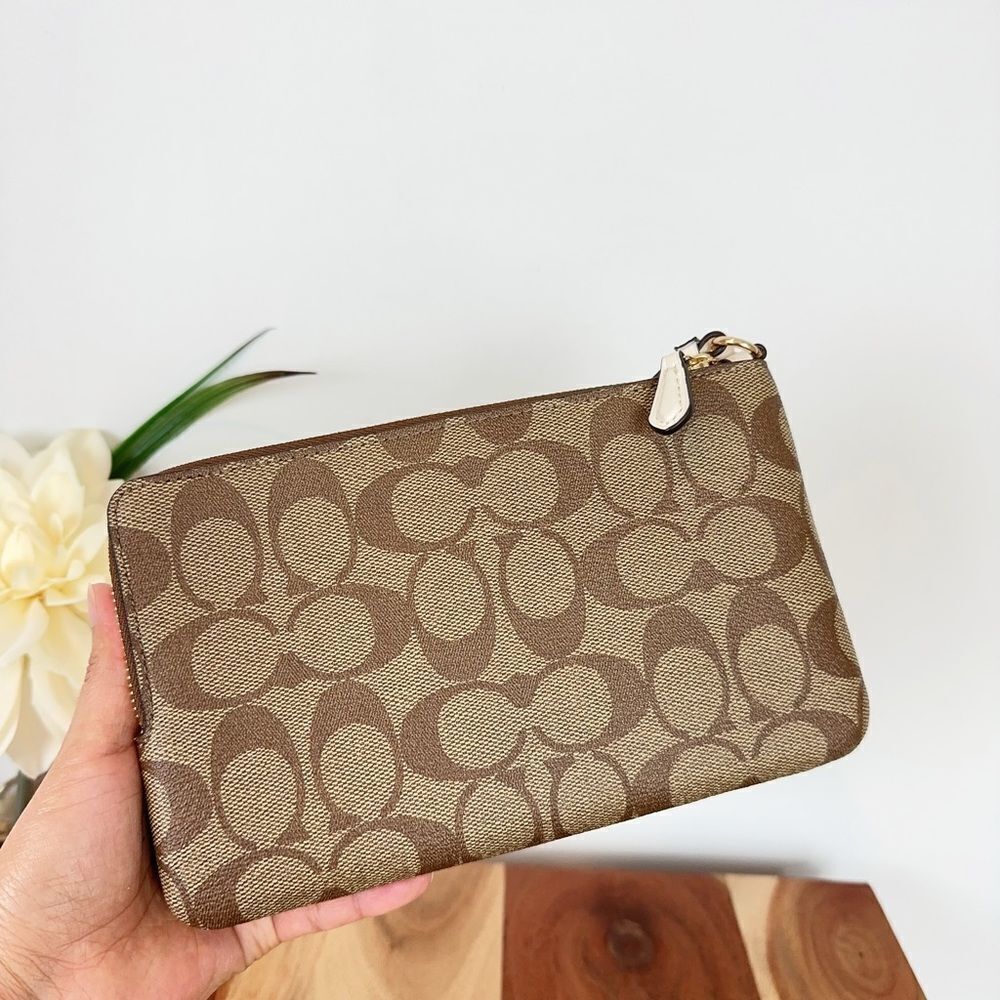NWT Coach Double Zip Wallet In Signature Canvas With Horse And Sleigh - Picture 4 of 7